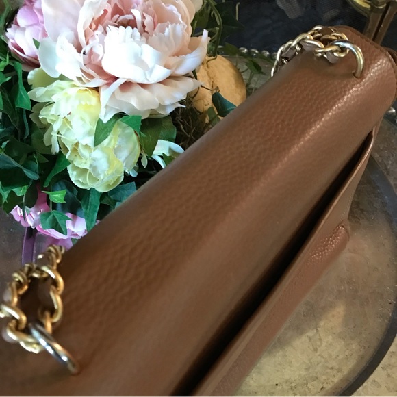 Tory Burch Britten Adjustable Shoulder Bag - Picture 12 of 13